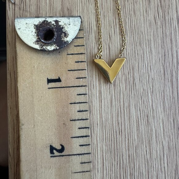 Gold “V” Pendant Necklace – Minimalist Stainless Steel Chain - Picture 7 of 7